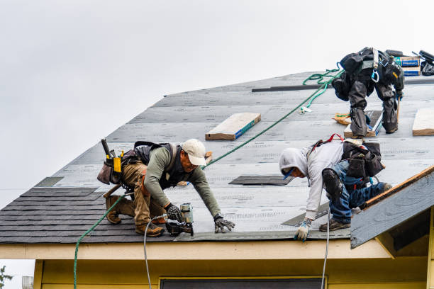 Professional Gutter Installation technician working in Kechi, KS